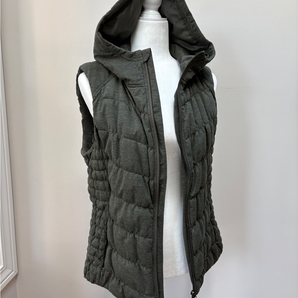 Blanc Noir Quilted Hooded Vest in Army Green Olive